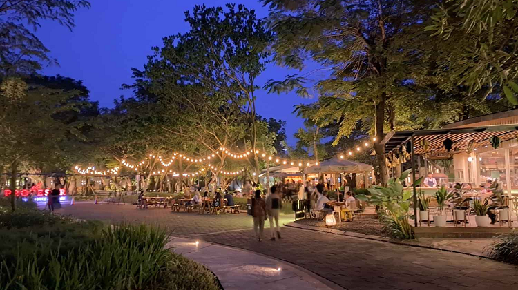 Kilau Magis Natal Dari Instalasi Pohon Terindah Jakarta Tahun 2025, Simak Ulasan Lengkapnya Disini