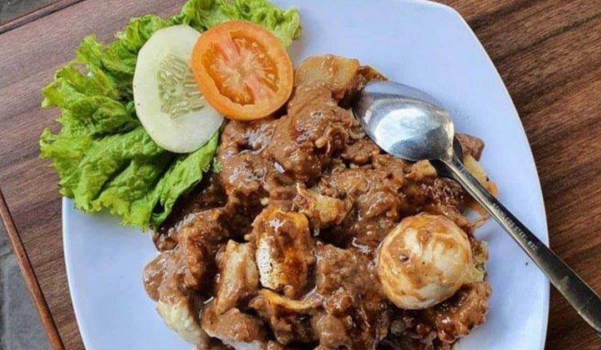 Sajikan Cita Rasa Lezat Khas Daerah, Intip Daftar Warung Makan di Jogja Berikut