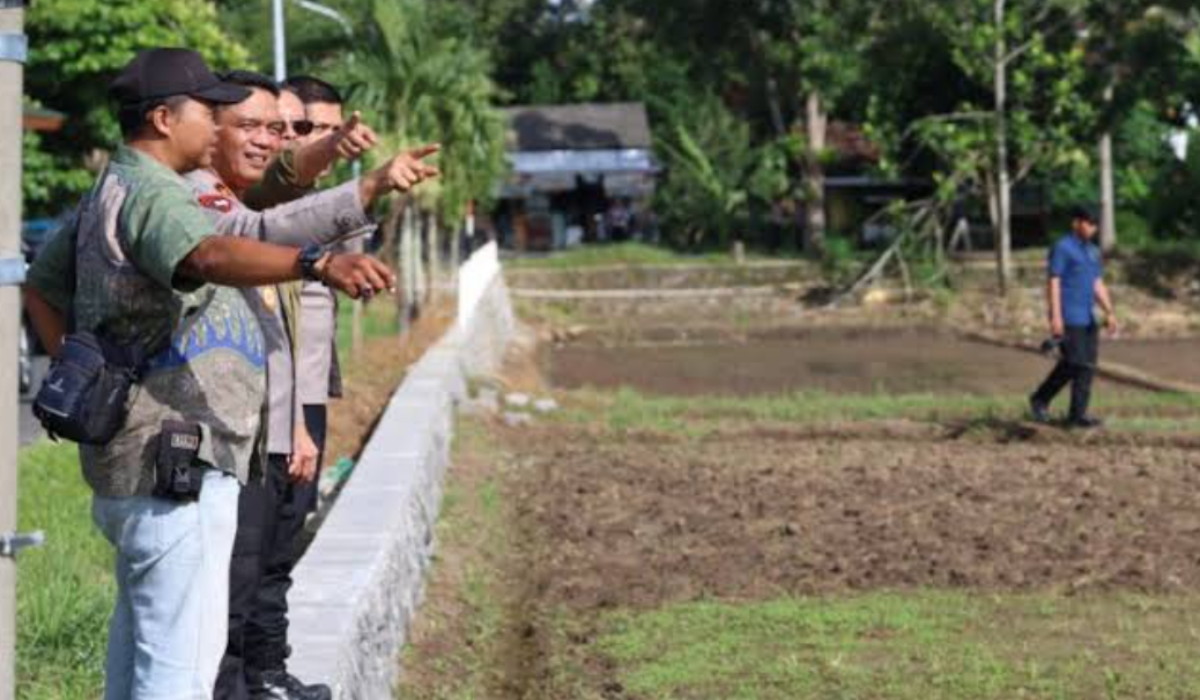 Tinjau Lahan Riset Pola Tanam Baru, Polda DIY Sebut Sangat Potensial untuk Tingkatkan Hasil Pertanian