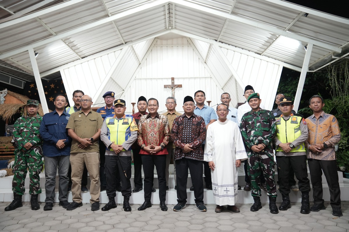 Bupati Sleman Pantau Natal di Dua Gereja, Pemerintah Pastikan Keamanan dan Toleransi Ibadah
