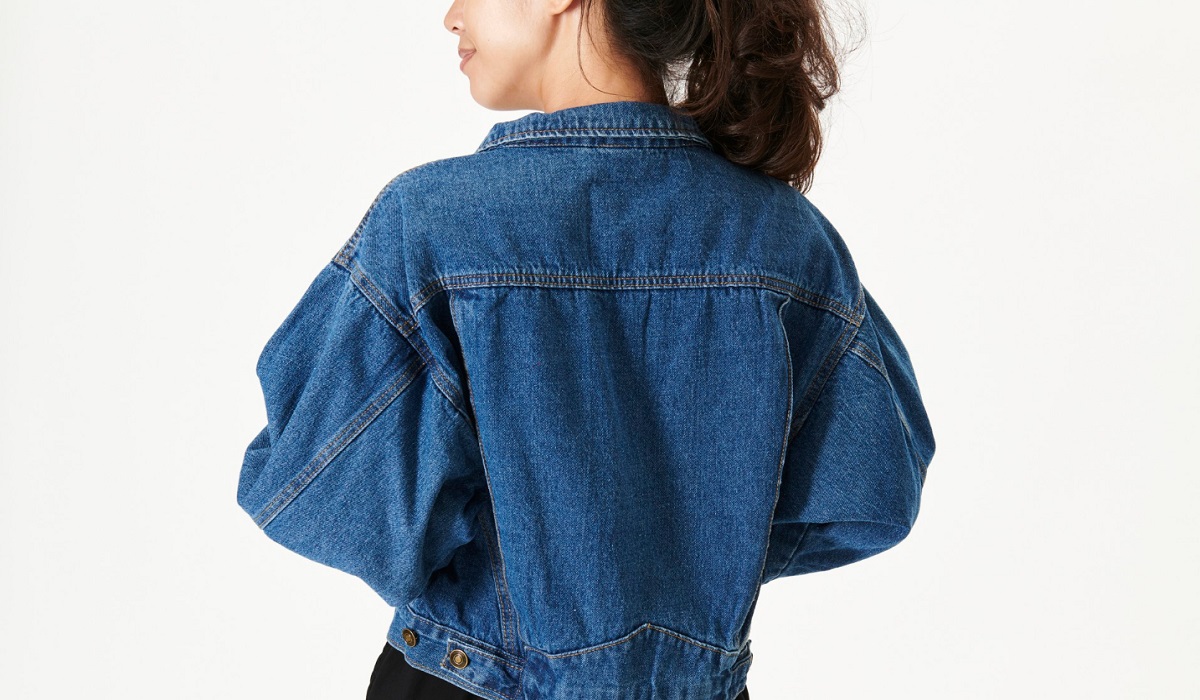 Tampil Segar dan Maskulin, Berikut 5 Kombinasi Outfit Jaket Jeans dengan Tampilan Kece untuk Para Pria