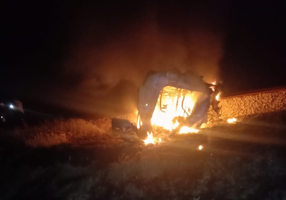 Mitsubishi Xpander Tertabrak Kereta Api Argo Cheribon, Terseret Lalu Terbakar, 4 Orang Meninggal Dunia