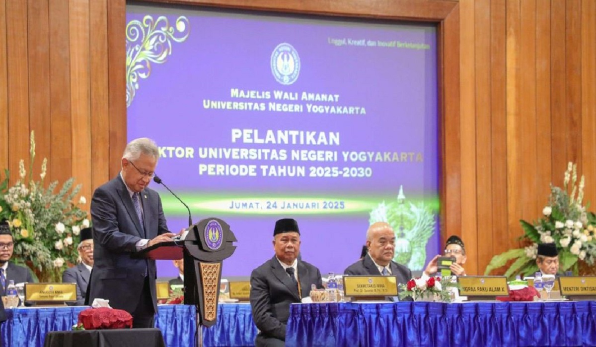 Pelantikan Rektor Baru Periode 2025-2030, Mendiktisaintek: UNY Harus Jadi Pelopor Pendidikan Transformatif