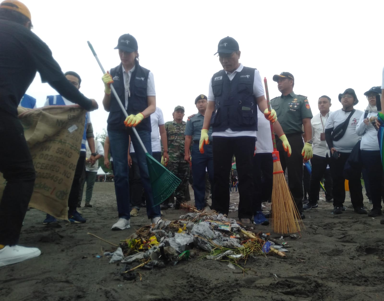 Kementerian Pariwisata dan Pemda DIY Gaungkan Gerakan Wisata Bersih di Pantai Parangtritis