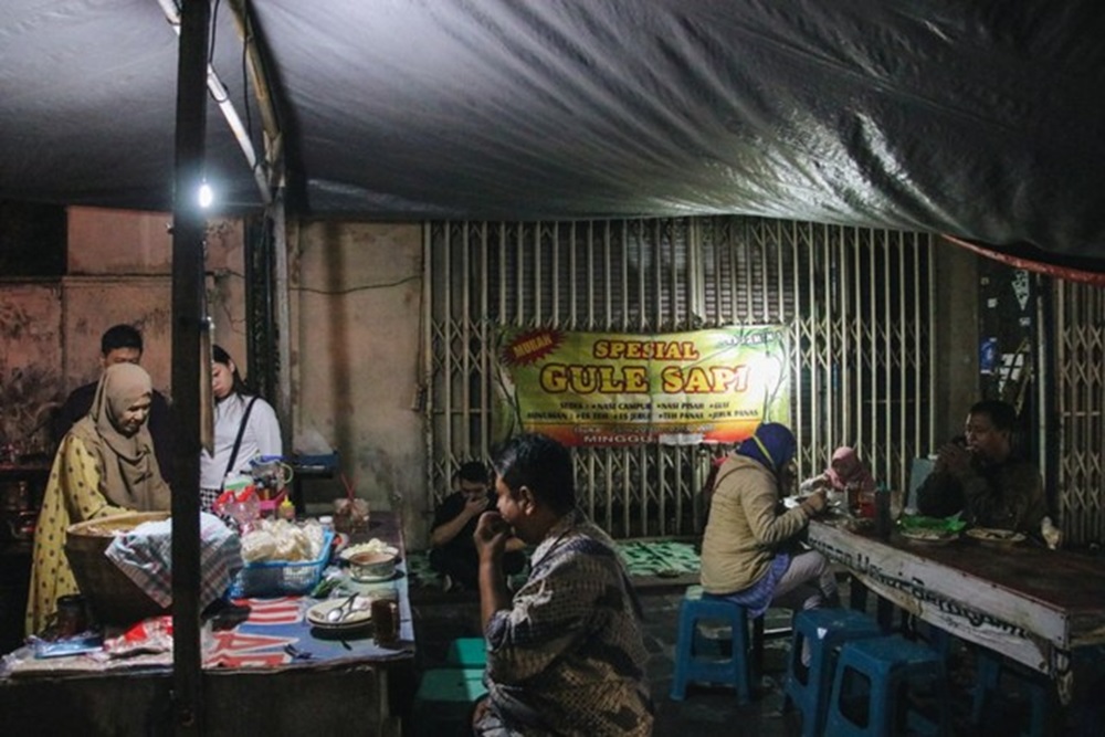 Daftar Kuliner Malam Enak Dekat Tugu Jogja, Ada Angkringan Hingga Bakmi