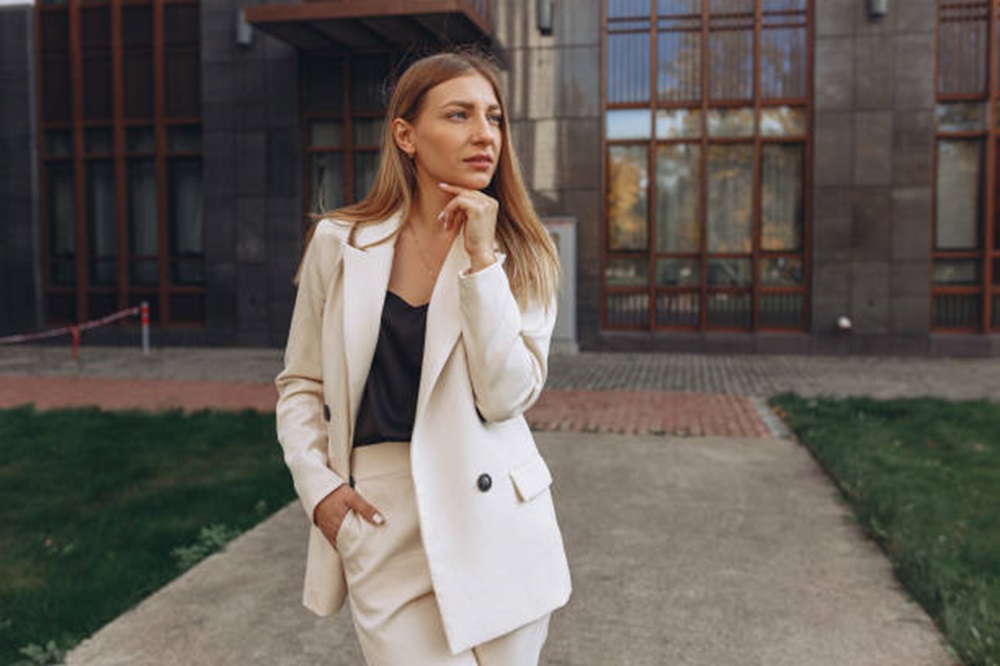 Suka Bergaya Minimalis? Simak 5 Cara Ini Agar Penampilanmu Lebih Menarik