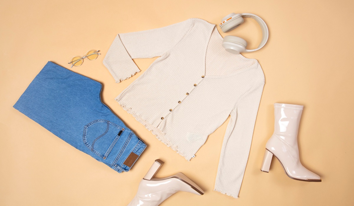 7 Item Fashion Basic Wanita untuk Padu Padan Outfit yang Menarik, Wajib Kamu Miliki