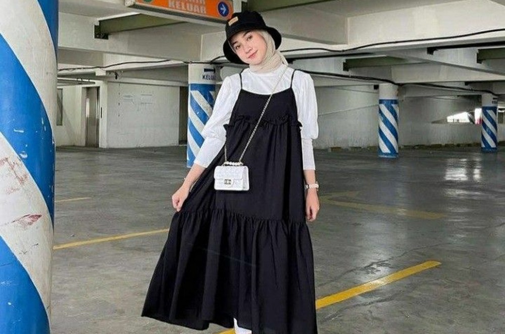 Gaya Makin Modis dan Cantik dengan OOTD Hijab Pakai Topi Bucket, Cek Inspirasinya