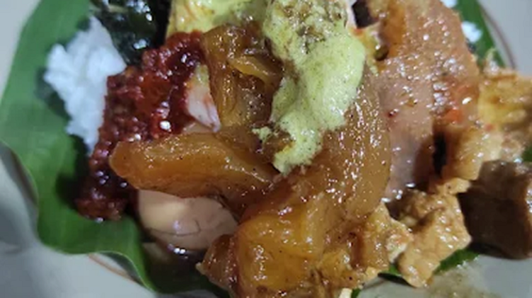 Daftar Ikonik Wisata Kuliber Nasi Koyor Terbaik di Semarang