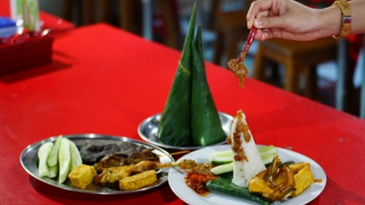 Rekomendasi Destinasi Kuliner Ikonik di Menteng untuk Berbuka Puasa