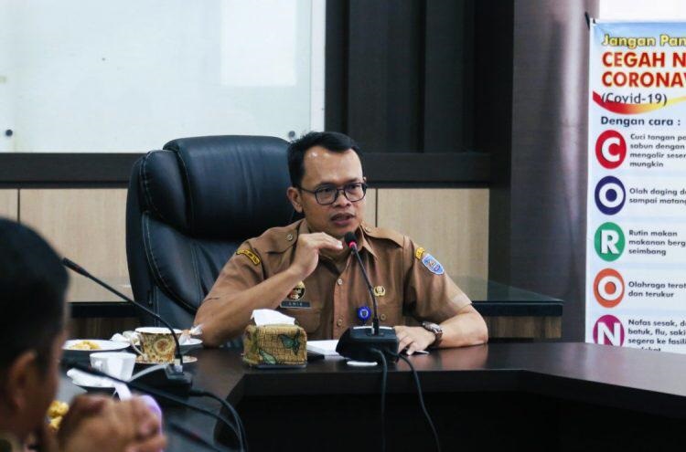 Sekda Kabupaten Tegal Amir Makhmud Minta Bangunan SD Rusak Segera Diperbaiki   