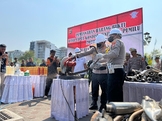 3 Ribu Botol Miras Oplosan, Knalpot Brong, dan Pil Yarindu di Yogyakarta Dimusnahkan