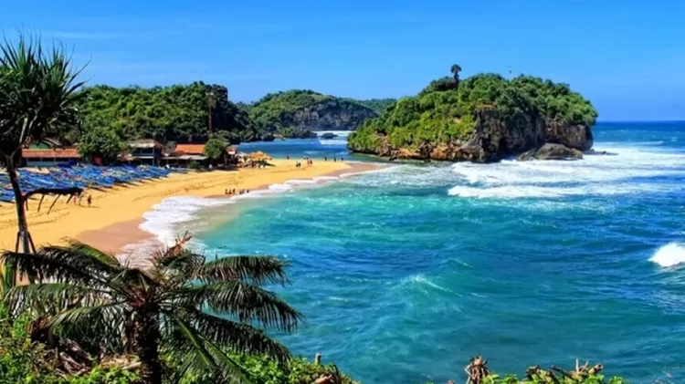 Liburan Keluarga Dengan Kedamaian dan Keajaiban Pantai Drini Yogyakarta, Simak Ulasan Selengkapnya Disini