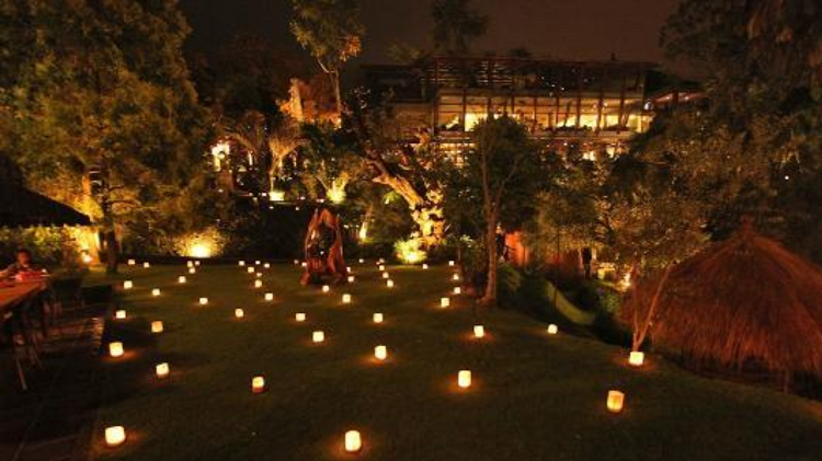 Romantisme Lewat Kelezatan Kuliner Malam di Kawasan Dago, Kota Bandung