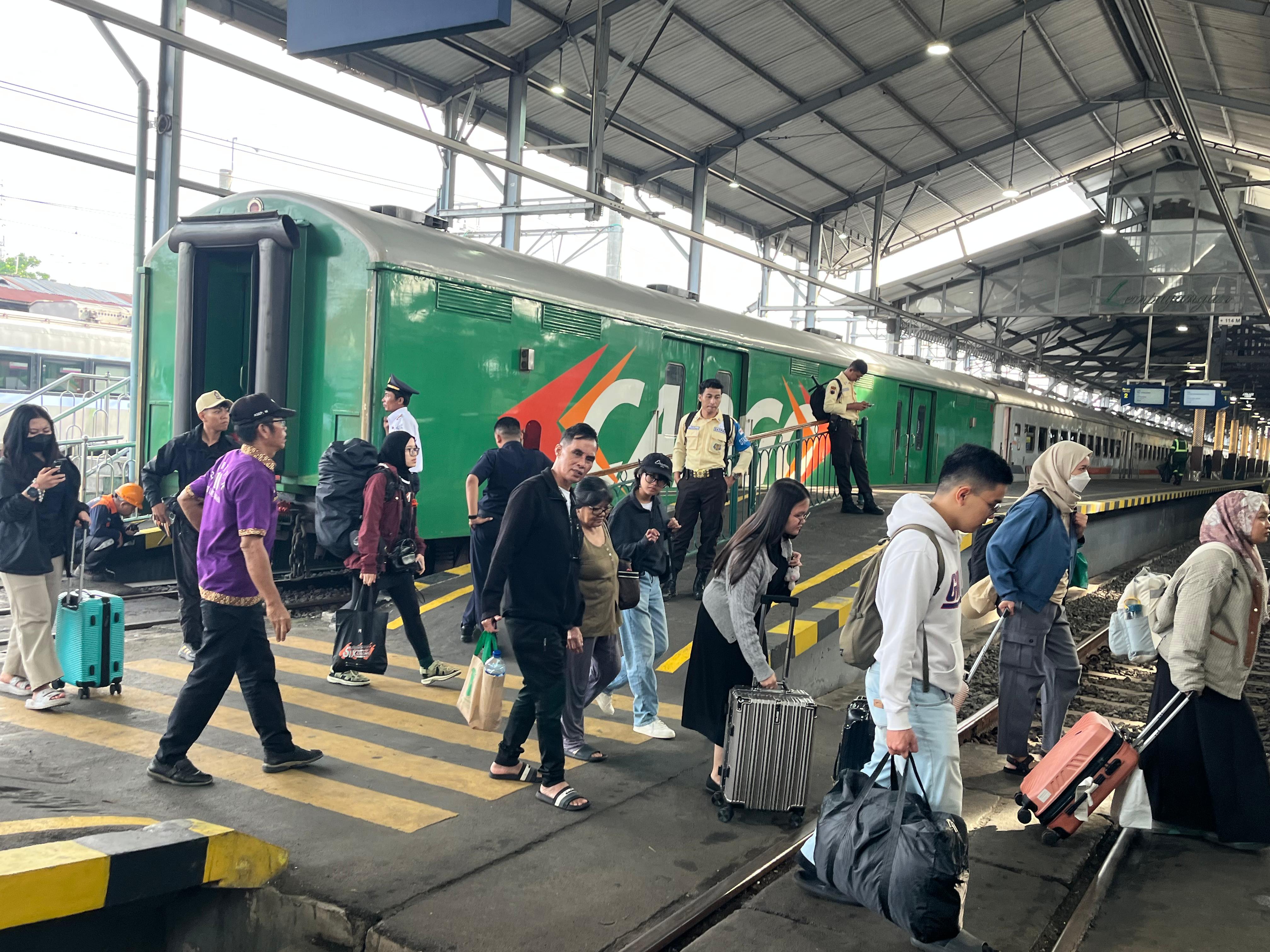 KAI Daop 6 Yogyakarta Siapkan 383 Ribu Kursi Selama Angkutan Nataru 2025/2026