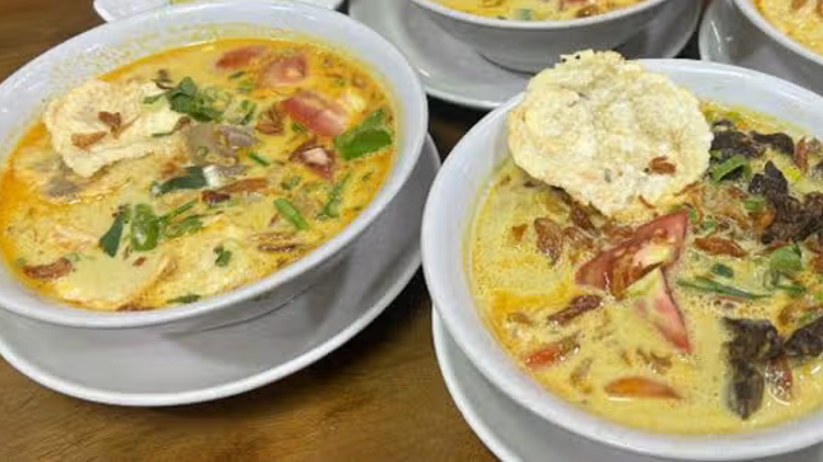 Warisan Kuliner Keluarga H. Asmawi, Menu Soto Paling Juara Simak Rahasianya 