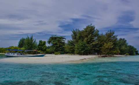 Nikmati Indahnya Terumbu Karang, Berikut 7 Pesona Wisata Terbaru 2024 Pantai Eksotis dan Populer Jawa Tengah