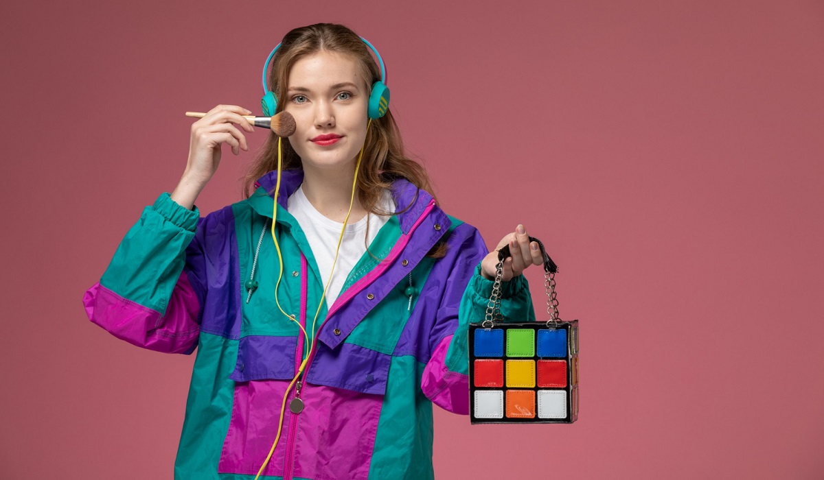 Kesan Klasik yang Menarik, Simak 5 Inspirasi Outfit untuk Wanita yang Punya Nuansa 80an