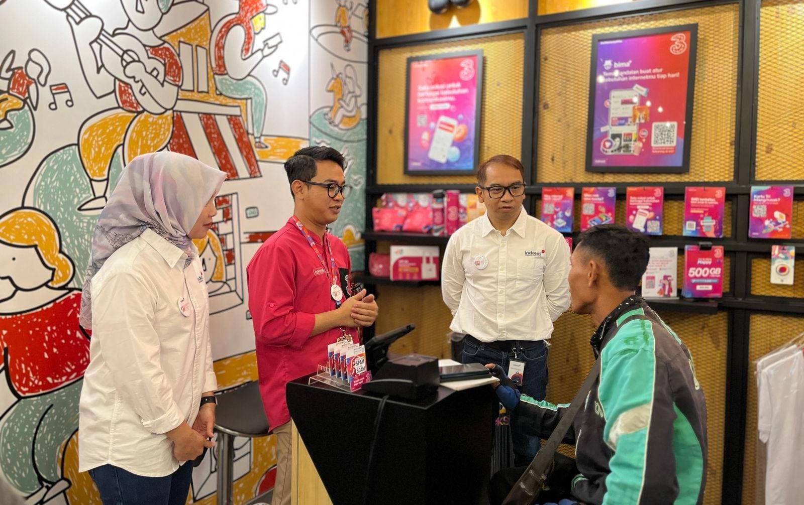 Kejutan Spesial Bagi Pelanggan Indosat Region Jateng DIY, Meriahkan Hari Pelanggan Nasional 2025