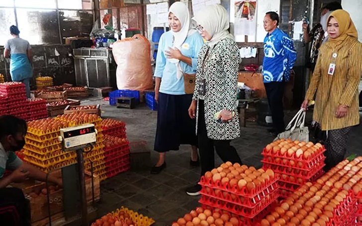 Pantau Pasar Argosari, Harga Telur Turun, Cabai Rawit dan Beras Masih Tinggi