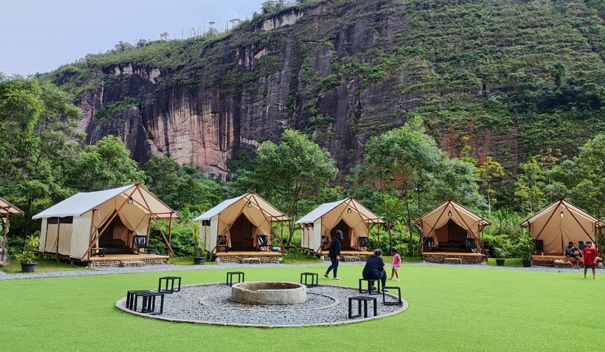 5 Destinasi Wisata Glamping Seru dan Menarik di Sumatera Barat, Ideal untuk Melepas Penat