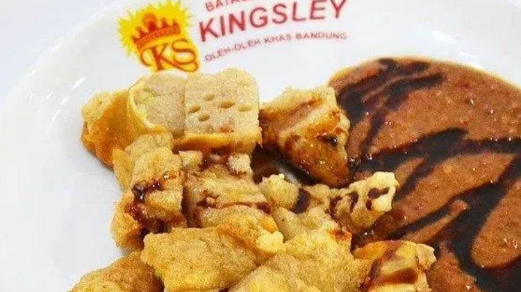 Batagor Legendaris di Bandung Paling Populer 2026 dengan Rasa Otentik, Bumbu Kacang Juara