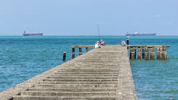 Jelajahi Keindahan Pantai Ramah Anak di Cilacap Hemat Mulai Rp6.500