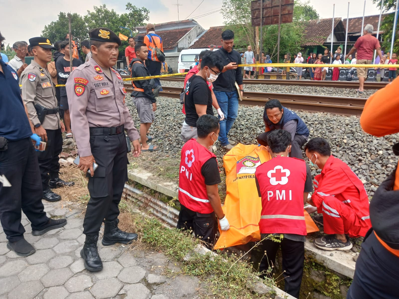 Menyeberang Rel, Lansia di Bantul Meninggal Tertemper Kereta