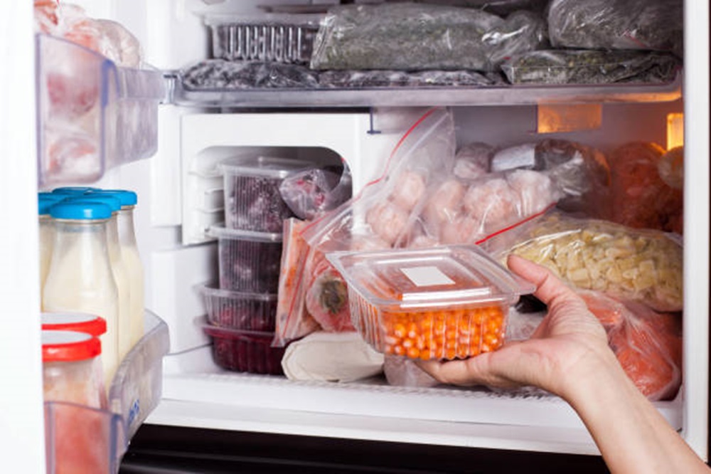 Wajib Tahu, Simak Tips Perawatan Freezer Merek Kulkas Terbaik Agar Awet Bekerja Optimal