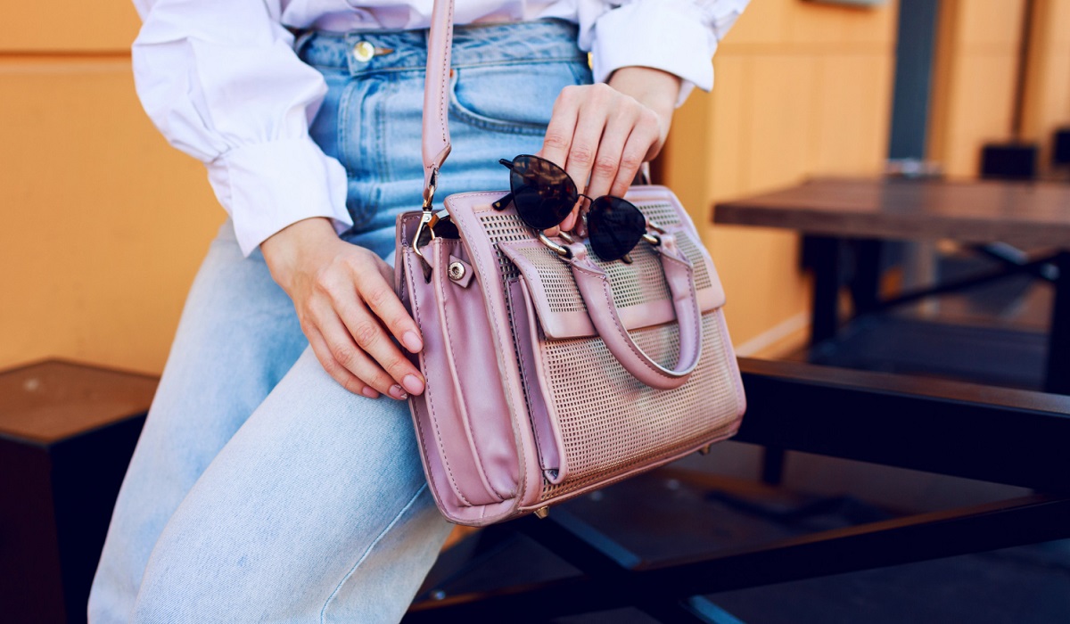 5 Merek Tas Lokal Terbaik untuk Tampilan Fashion yang Lebih On Point, Simak Daftarnya Disini