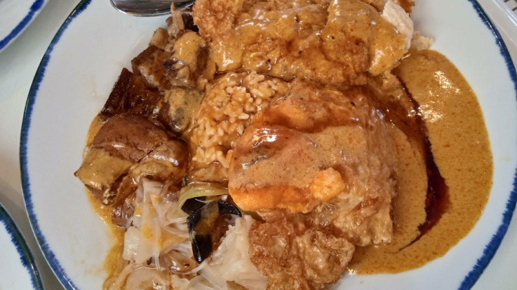 Destinasi Kuliner Viral yang Wajib Masuk Bucket List di Pasar Tunjungan Surabaya - jogja.disway.id