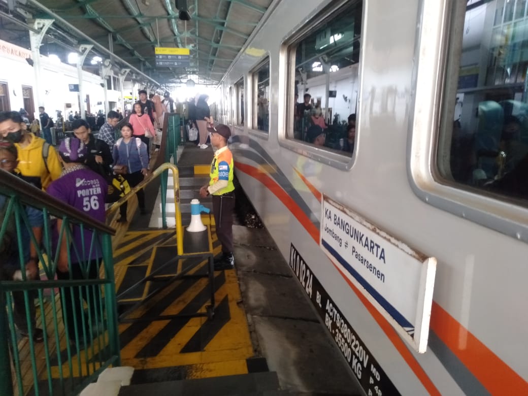 Imbas Penanganan KA Purwojaya, Perjalanan Kereta dari Yogyakarta dan Solo Terlambat