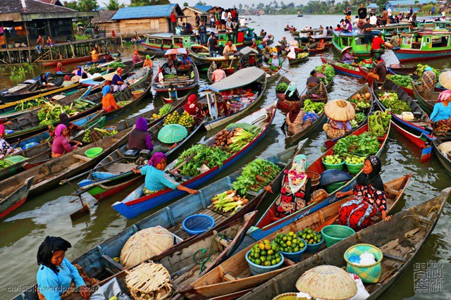 WisataTerbaru 2024? Keunikan Pasar Bisu dan Pasar Terapung, Bayar Belanjaan Nggak Pakai Uang Tapi Bambu! 