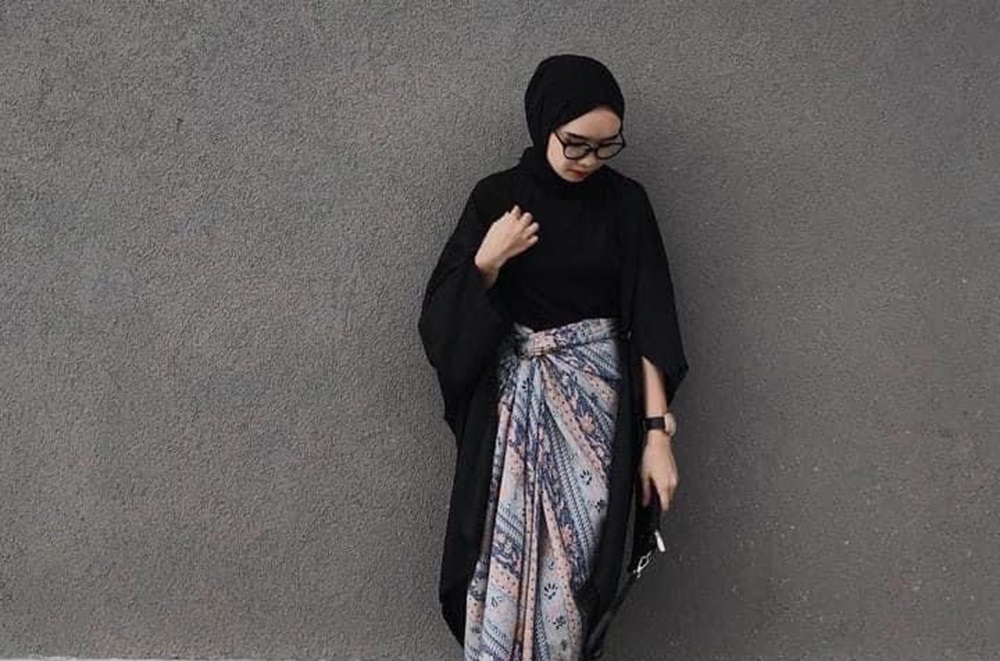 Tampil Keren dan Unik dengan OOTD Berkain Hijab untuk Konser, Intip Inspirasinya