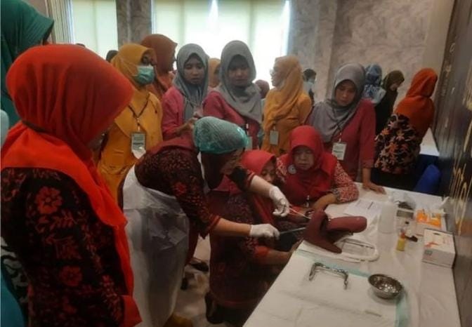 Perluas Akseptor di Brebes, 65 Bidan Digembleng Pemasangan IUD Pascapersalinan