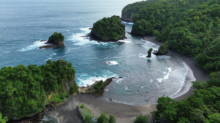 Wisata Pantai Malang Selatan Masuk Daftar Spot Rahasia yang Serasa Milik Pribadi