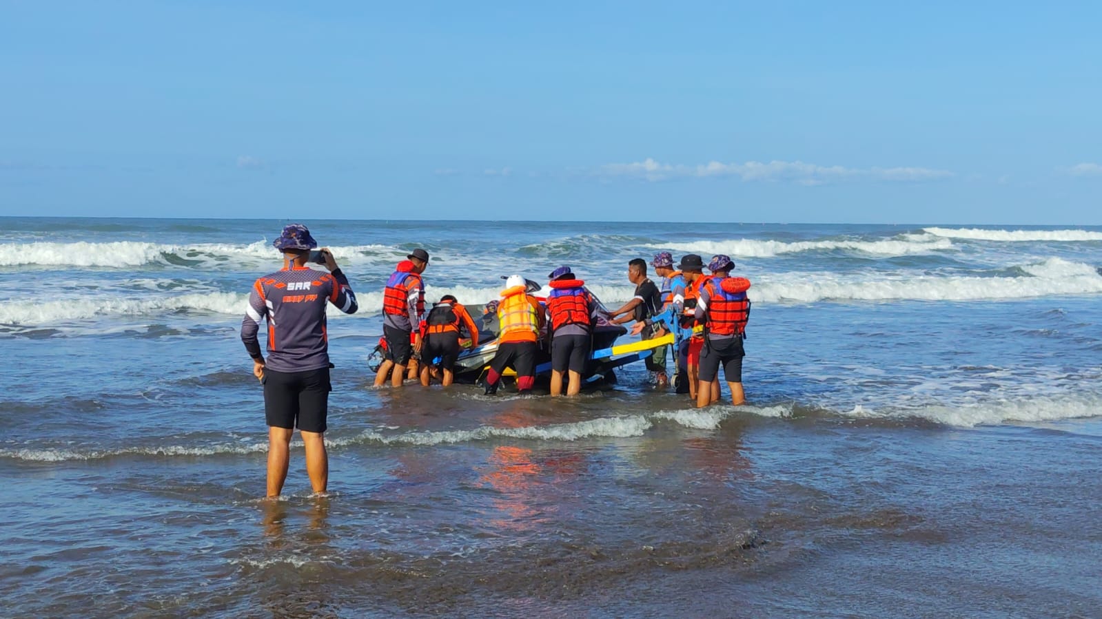  Terseret Rip Current Pantai Parangtritis, Remaja Bantul Hilang Saat Main Surfing