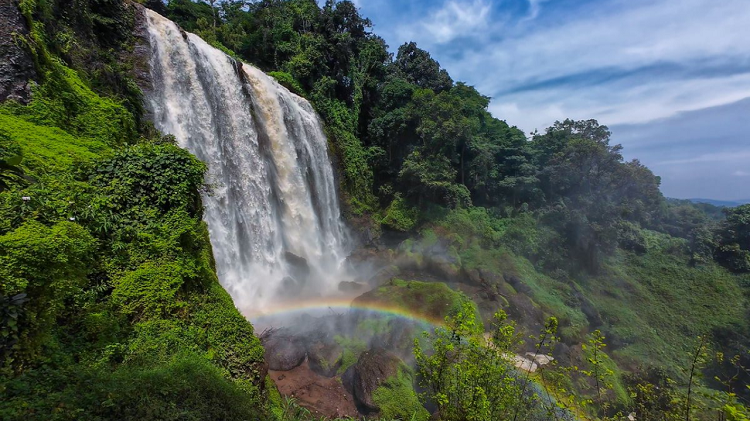 Pesona Memukau Air Terjun Curug Sewu Kendal, Air Terjun Tertinggi di Jawa Tengah 