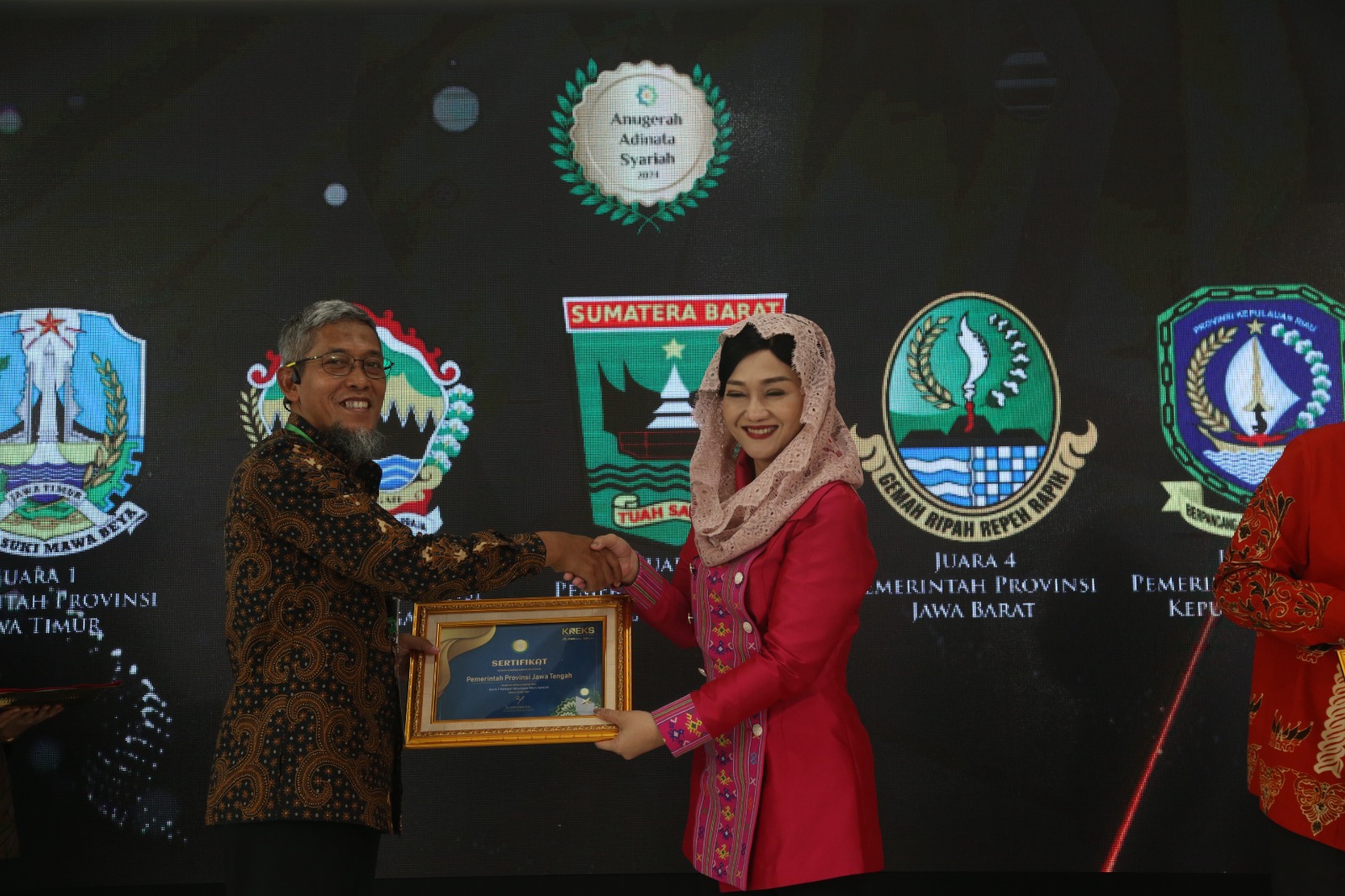 Pemprov Jateng Raih 4 Kategori Anugerah Adinata Syariah 2024