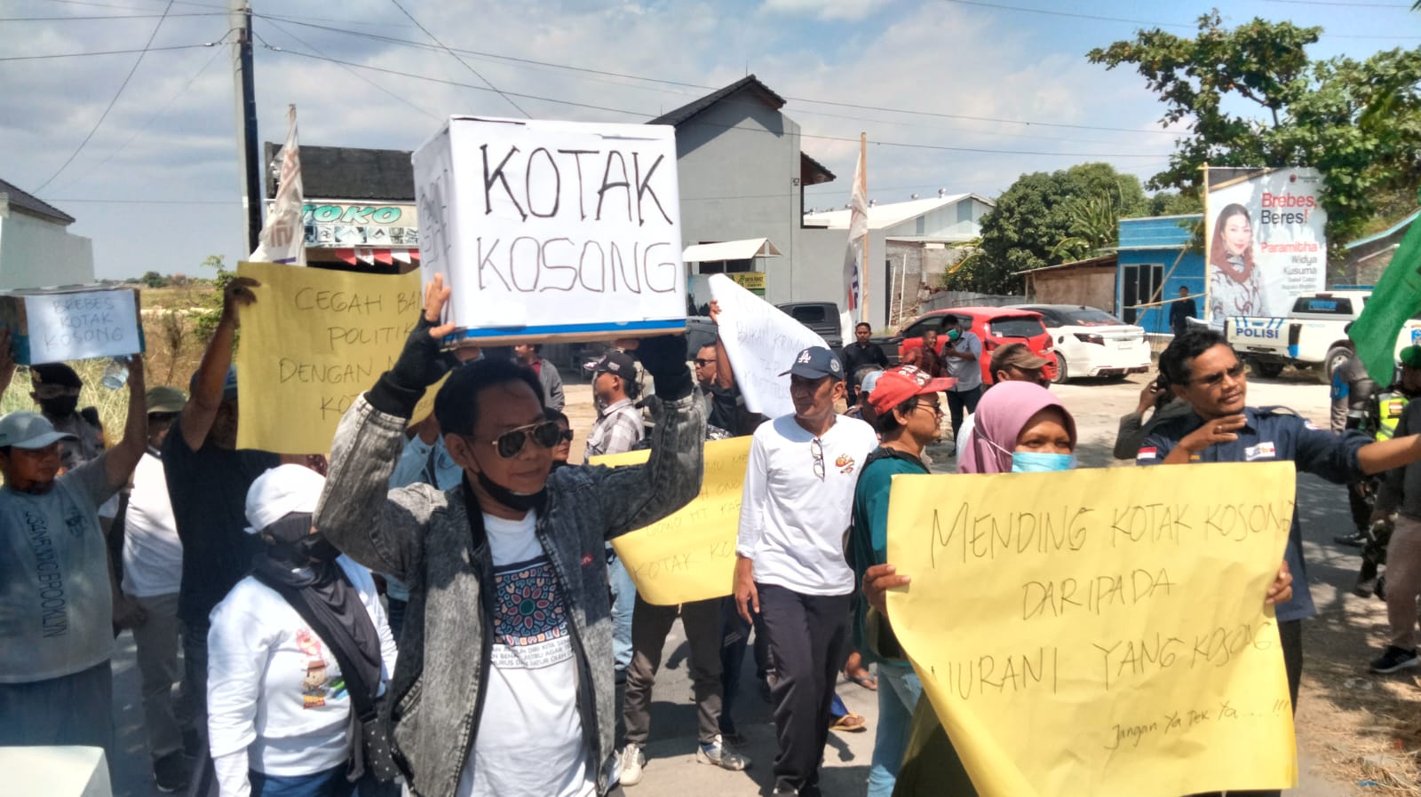 Aliansi Masyarakat Brebes Gabungan Paslon Gagal, Geruduk Kantor KPU Kampanyekan Kotak Kosong