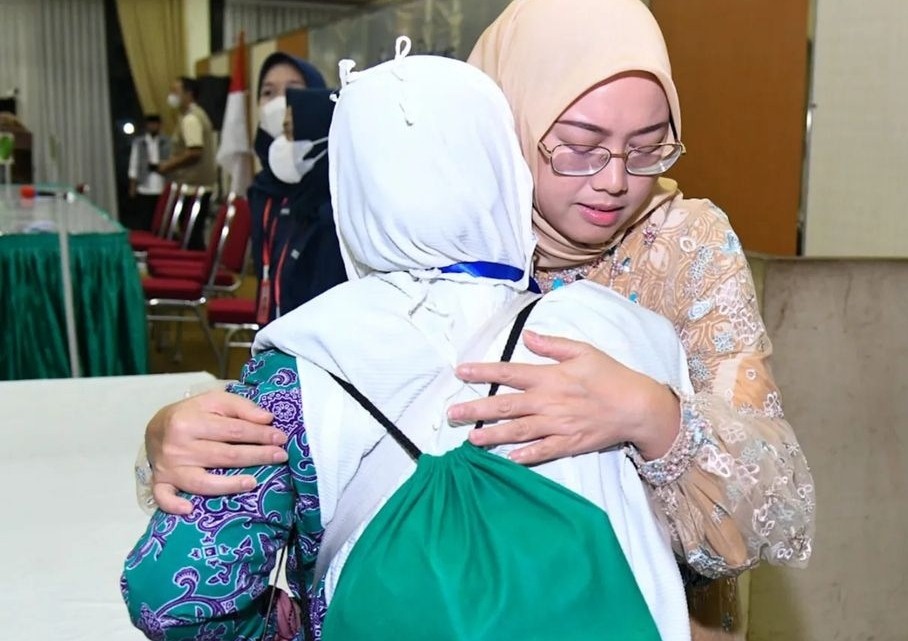 Sidang Gugatan Cerai Dedi Mulyadi Gagal, Mata Anne Ratna Bengkak