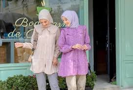 Rekomendasi Model Atasan Outfit Wanita Hijab Terkini 2025, Yang Pasti Benar Kece Dan Kekinian Patut Dicoba