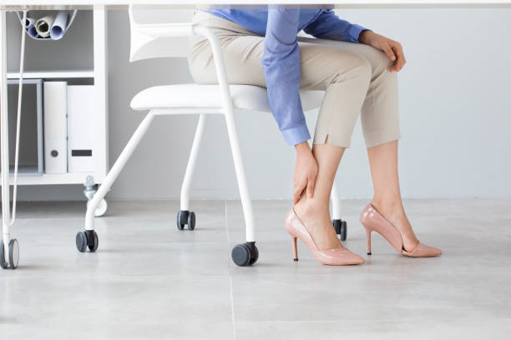 Rekomendasi Merek Sepatu Kerja Wanita Lokal Terbaik untuk Tampilan Classy, Cek Disini