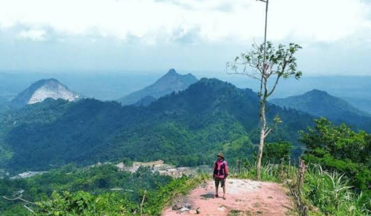 Wisata Terbaru 2024 Puncak Sempur Karawang, Tempat Kemah yang Seru dan Menyenangkan