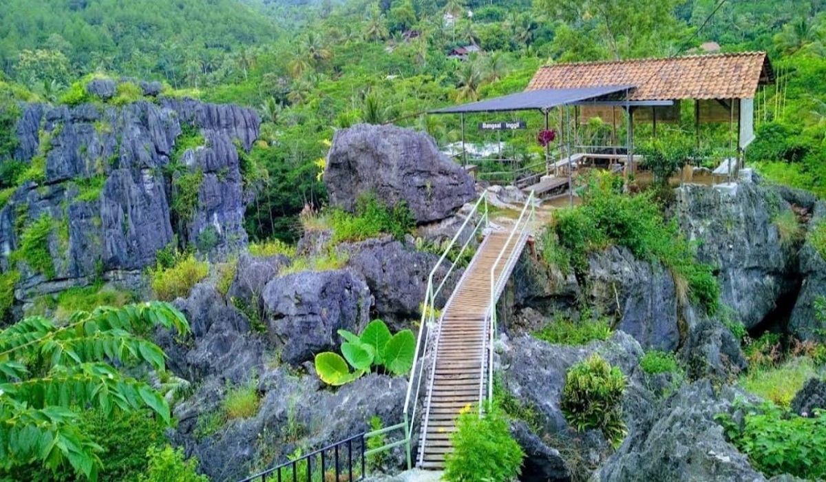 Esensi Ketenangan yang Alami, Simak 6 Rekomendasi Wisata di Trenggalek Paling Populer Tahun 2025