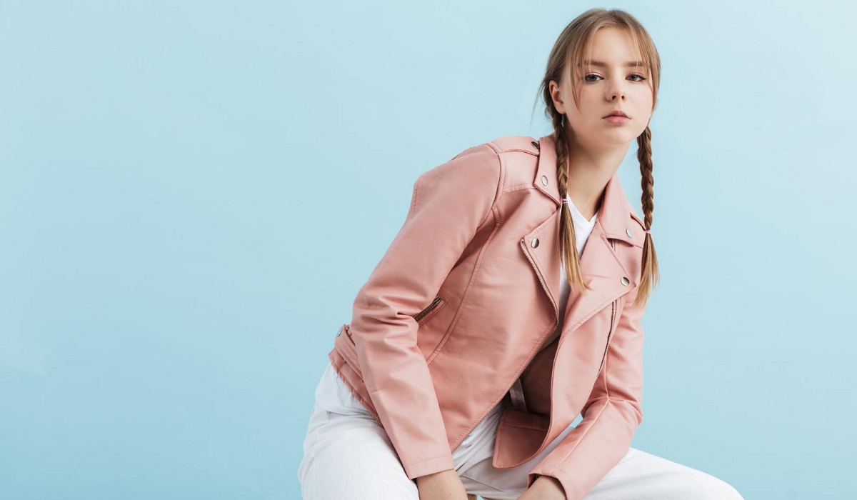 Tampilan Kesan Lebih Feminin, Simak 5 Inspirasi Soft Outfit untuk Wanita di Tahun 2025 Berikut Ini