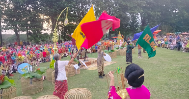 Ribuan Perempuan Kenakan Kebaya di Candi Prambanan, Simbol Identitas Perempuan Indonesia
