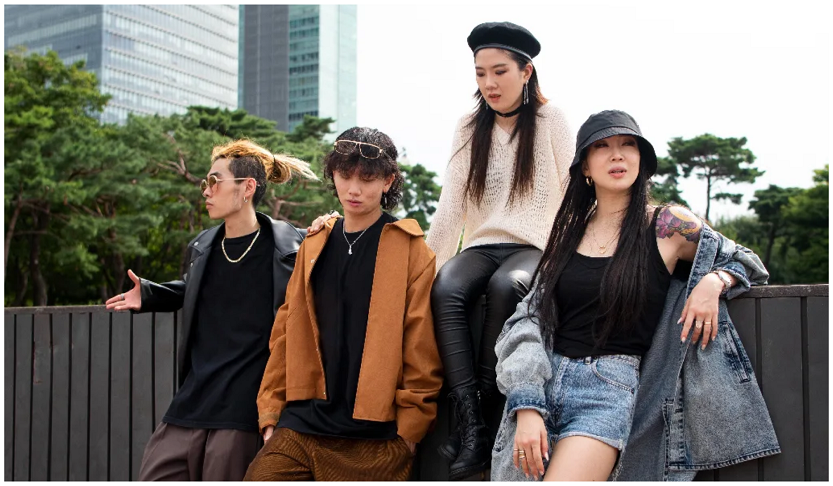 Dari Oversize Hingga Minimalis, Simak 5 Ide Outfit Skena Paling Ramai Dipakai Tahun 2025