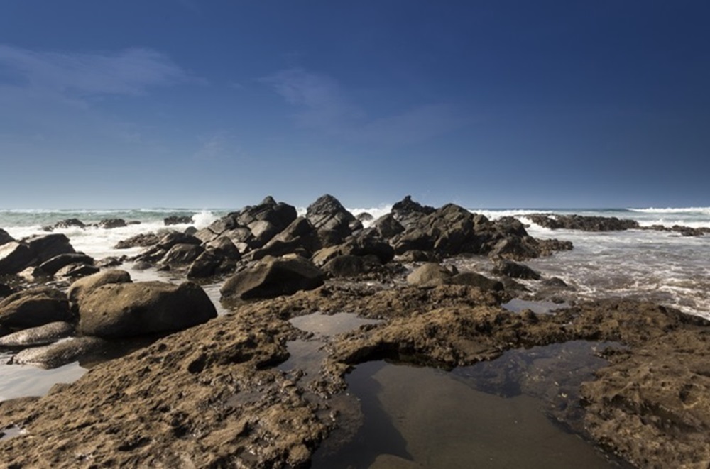 Suguhkan Keindahan Alami! Berikut Rekomendasi Pantai di Cianjur Paling Pas Jadi Tempat Liburan Akhir Pekan