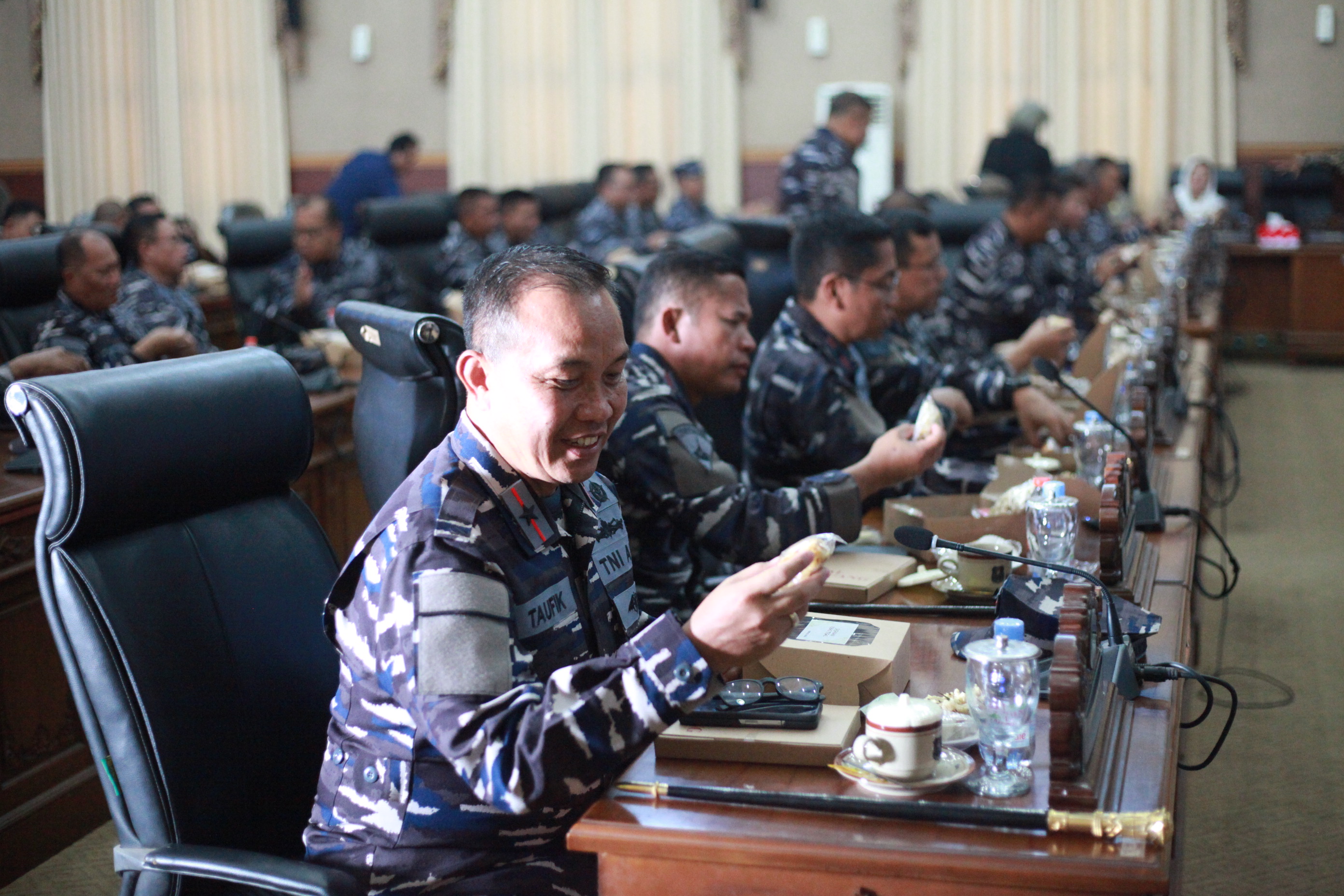 DPRD Kota Tegal Sambut Perwira Tinggi Angkatan Laut, Suguhkan Jajanan Khas Lokal